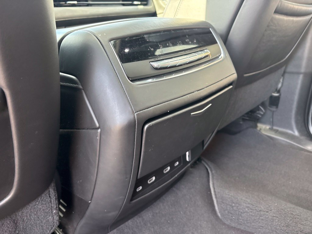 Used 2021 Cadillac Escalade Sport Platinum AWD/4WD image 18