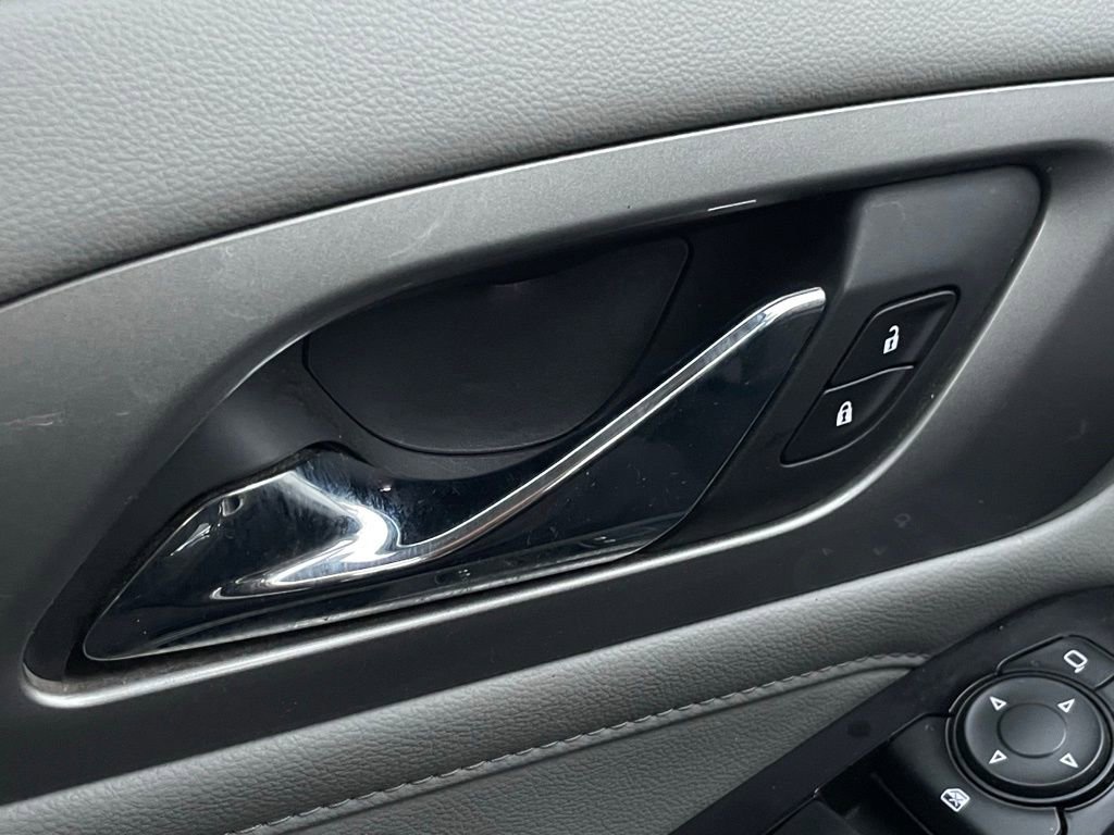 Used 2019 Chevrolet Traverse LT image 13