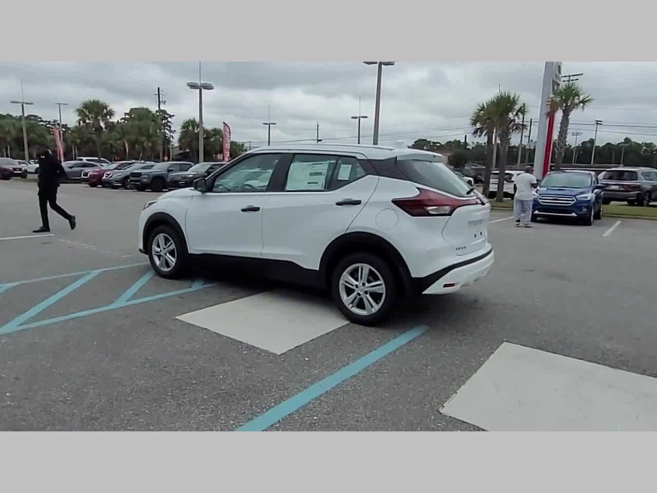 New 2025 Nissan Kicks Play S image 26