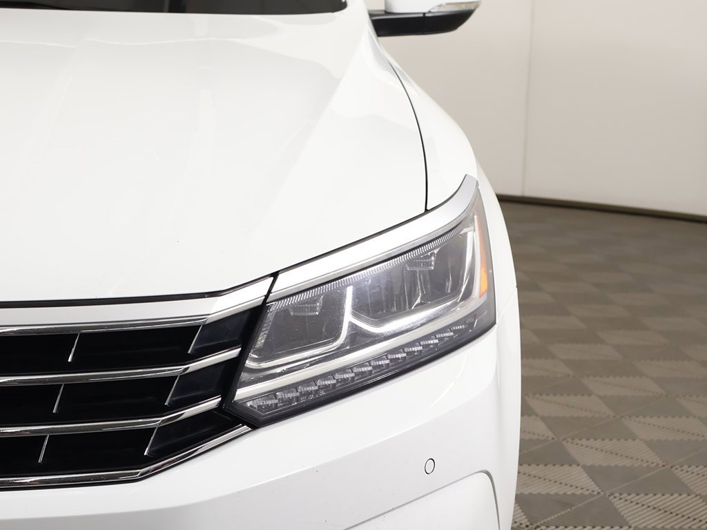 Used 2018 Volkswagen Passat 2.0T SE image 15