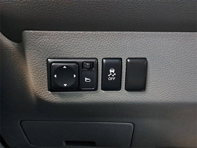 Used 2018 Nissan NV 3500 S image 22