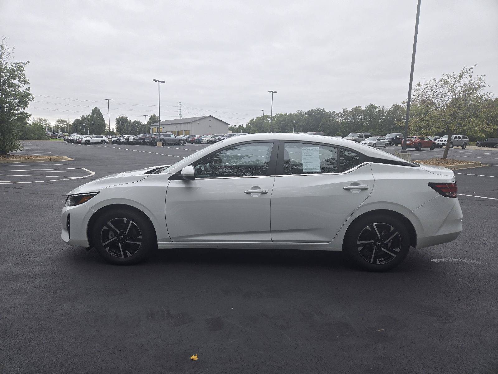 Used 2025 Nissan Sentra SV FWD image 5
