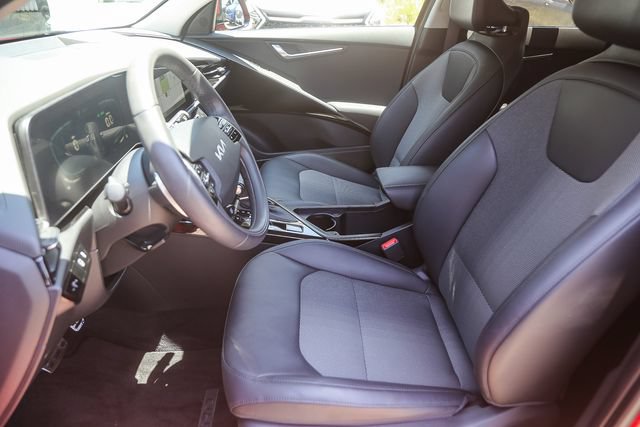 Certified 2023 Kia Niro EX Touring FWD image 18