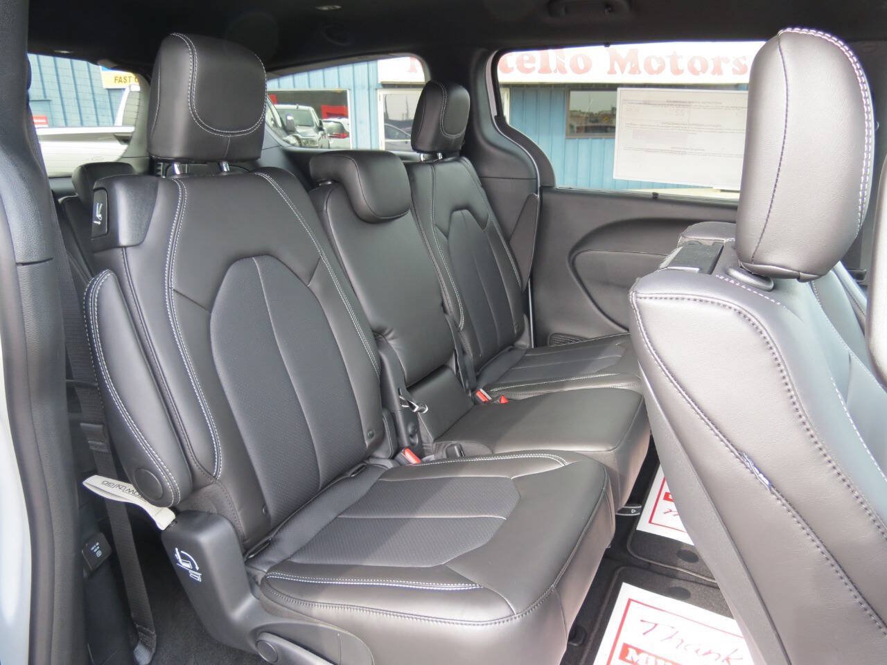 New 2026 Chrysler Pacifica Select FWD image 19