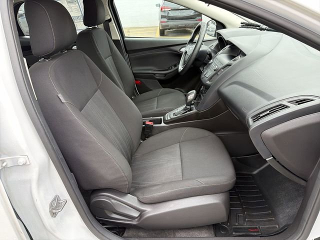 Used 2018 Ford Focus SE image 25