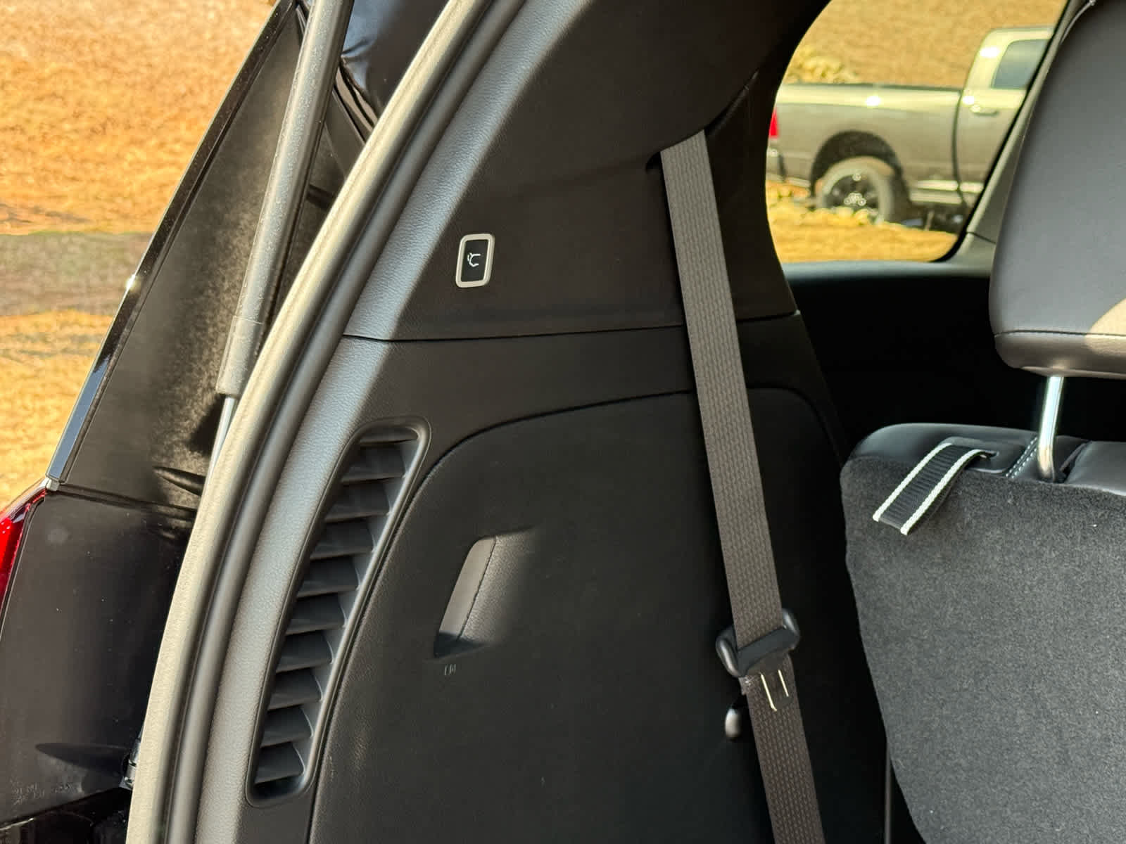 New 2026 Chrysler Pacifica Select w/ S Appearance Package image 32