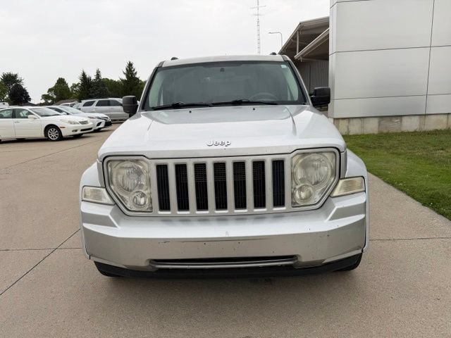 Used 2009 Jeep Liberty Sport w/ Popular Equipment Group AWD/4WD image 2