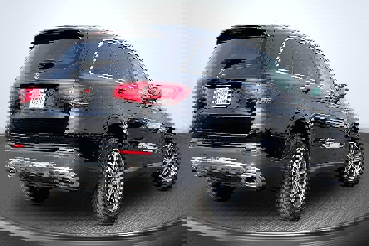 Used 2021 Mercedes-Benz GLC 300 w/ Premium Package image 13