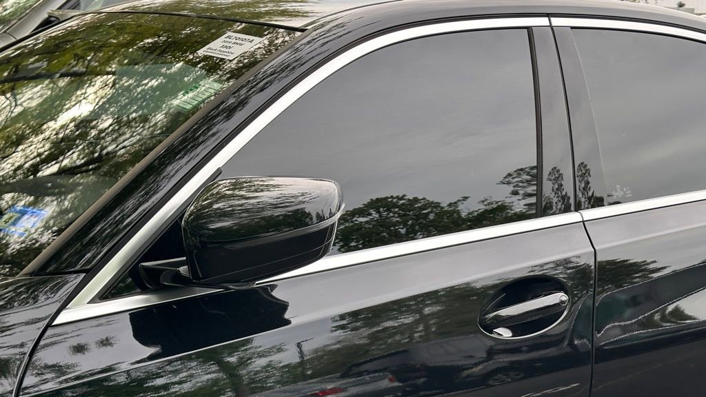 Used 2019 BMW 330i Sedan w/ Premium Package image 10