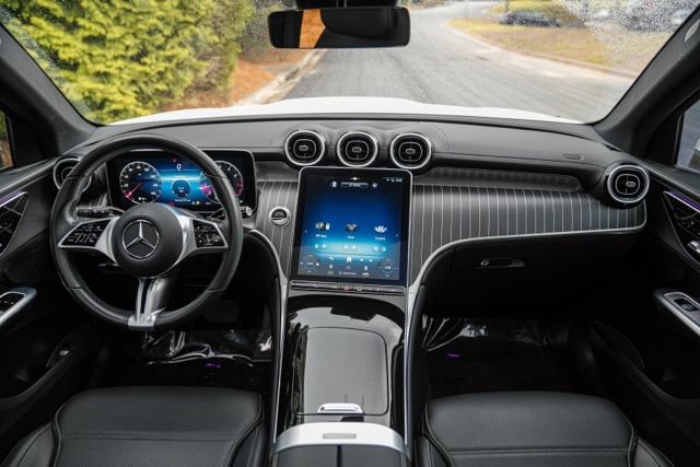 Used 2023 Mercedes-Benz GLC 300 image 24