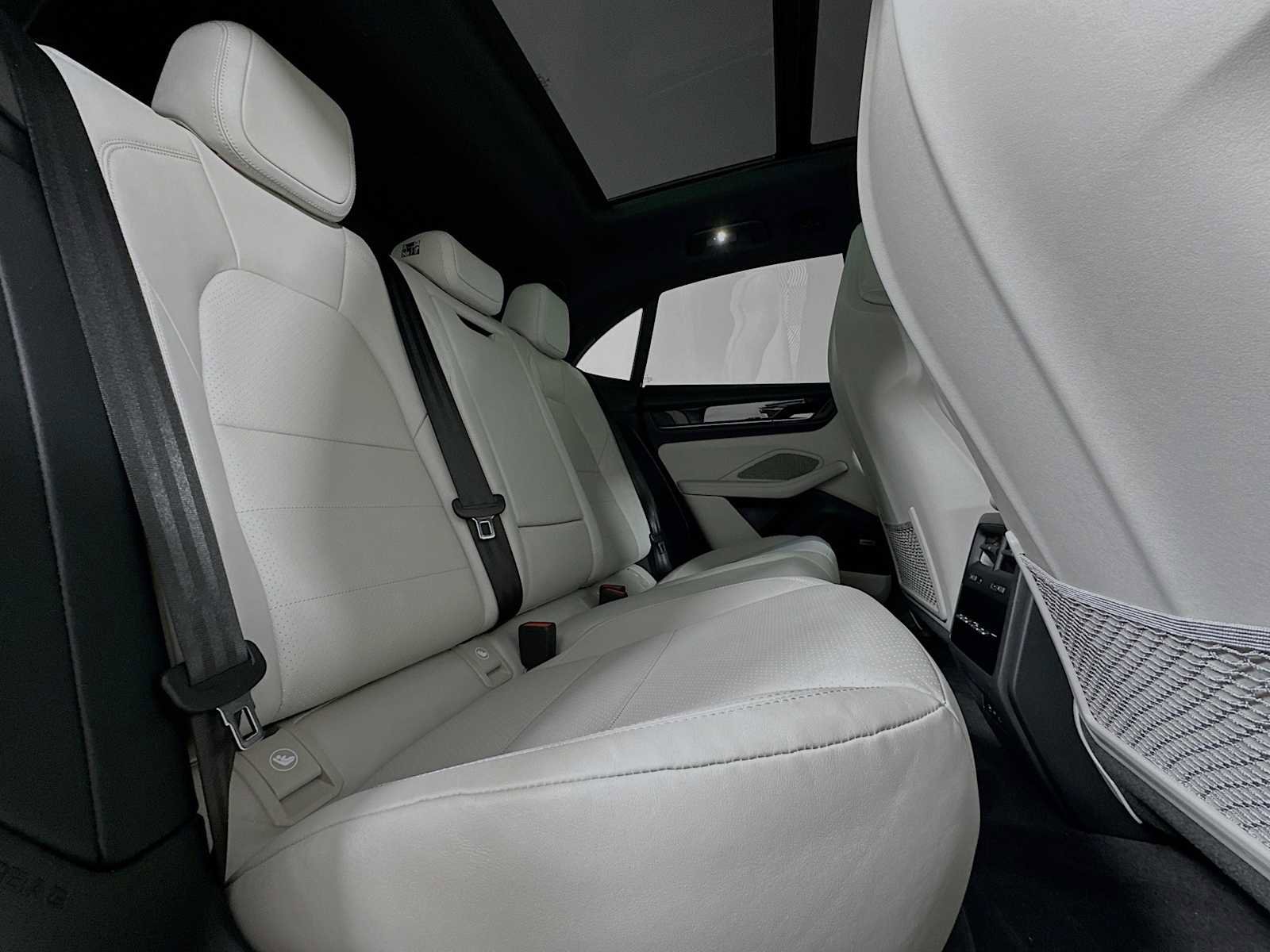 Used 2025 Porsche Macan Electric image 29