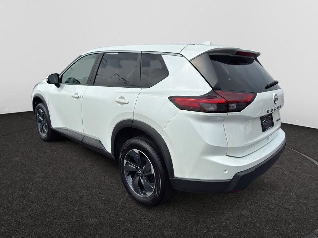 Used 2024 Nissan Rogue SV image 7