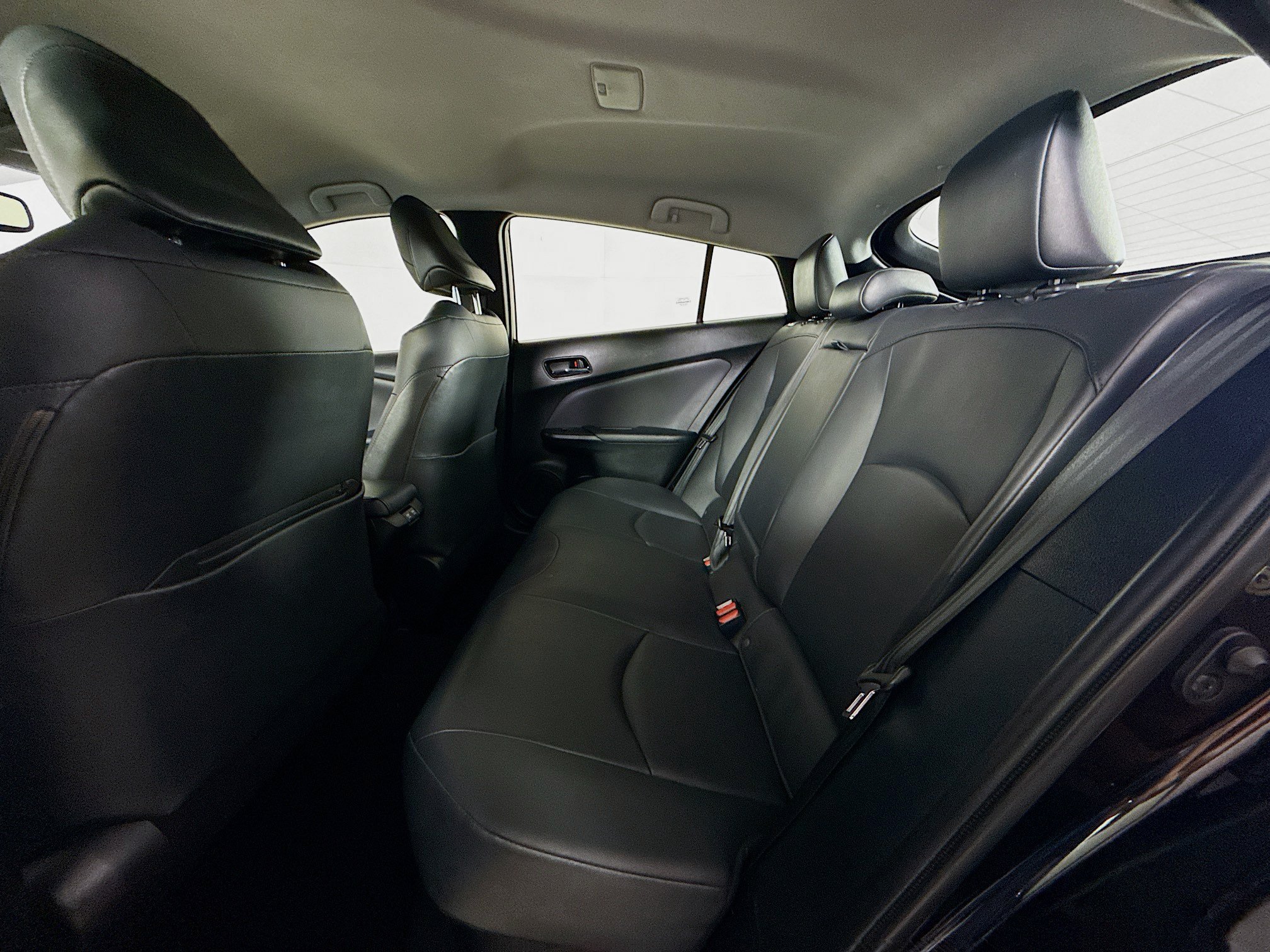 Used 2022 Toyota Prius XLE FWD image 28