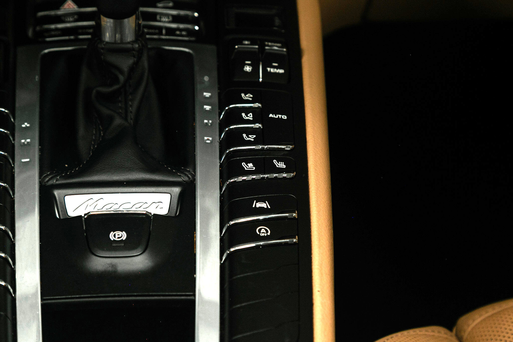 Used 2019 Porsche Macan w/ Premium Package Plus image 39