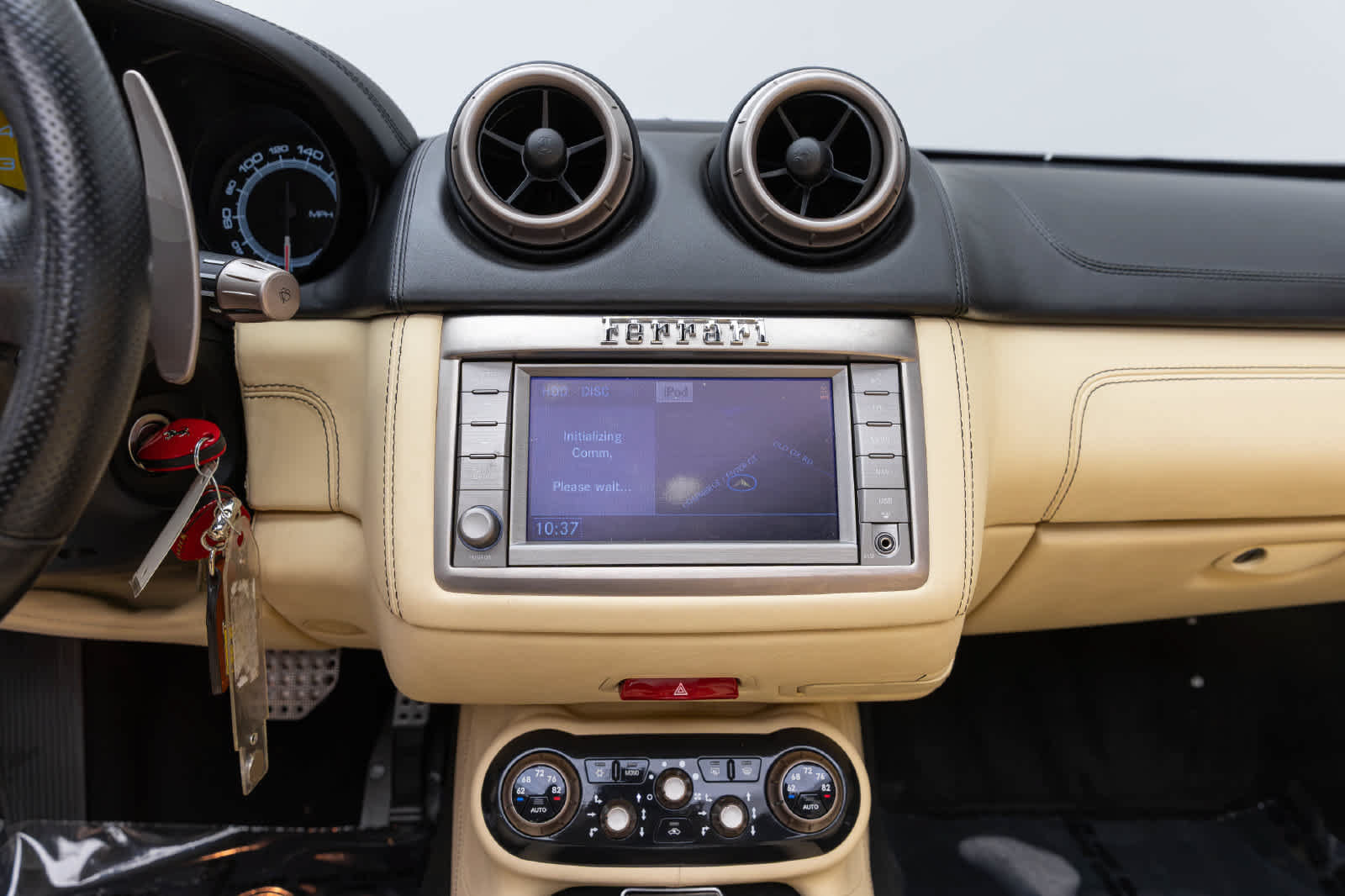 Used 2010 Ferrari California RWD image 17