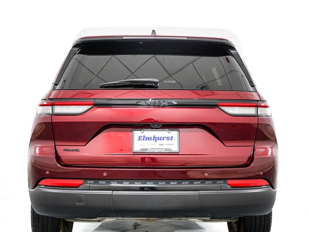 Used 2025 Jeep Grand Cherokee Altitude AWD/4WD image 6