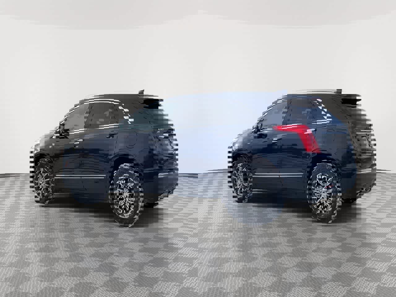 Used 2017 Cadillac XT5 Luxury w/ Driver Awareness Package image 6