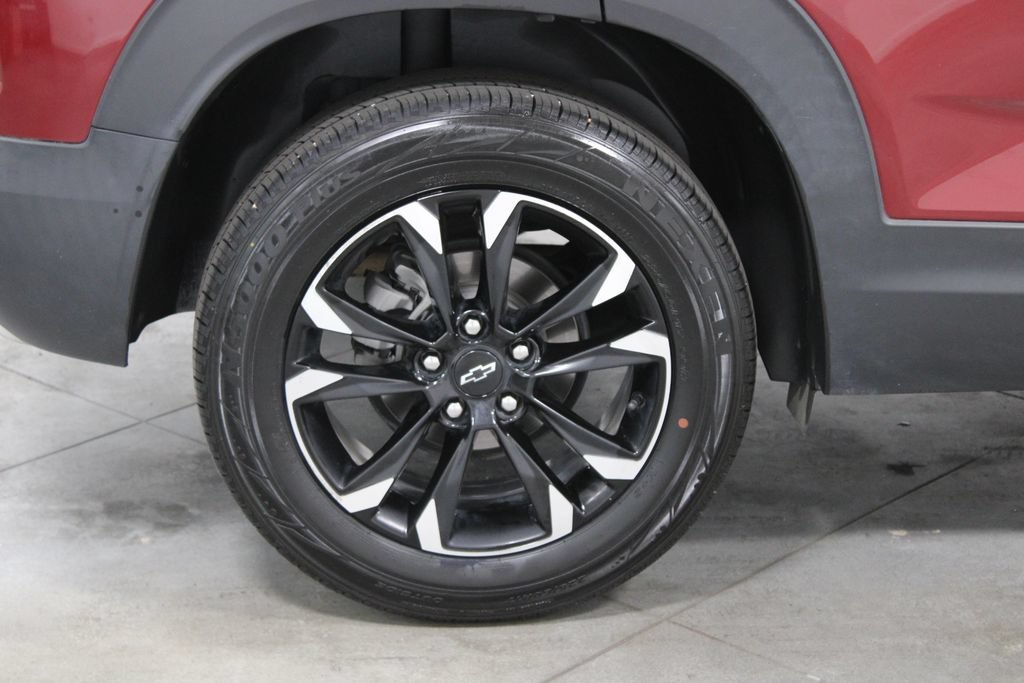Used 2022 Chevrolet TrailBlazer LT FWD image 12