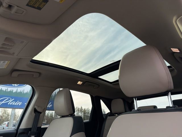 Used 2020 Ford Escape SEL image 11