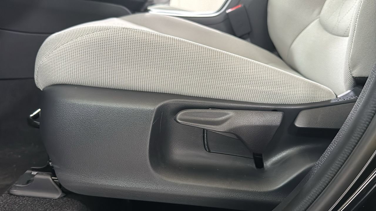 New 2026 Toyota Corolla Cross L image 14