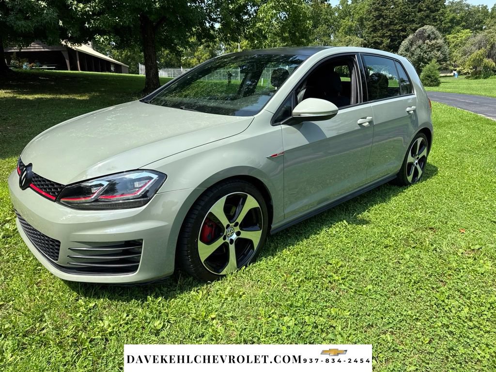 Used 2017 Volkswagen Golf 4-Door FWD image 1