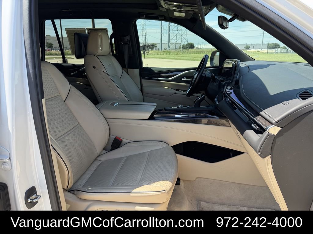 Used 2021 Cadillac Escalade Premium Luxury AWD/4WD image 34