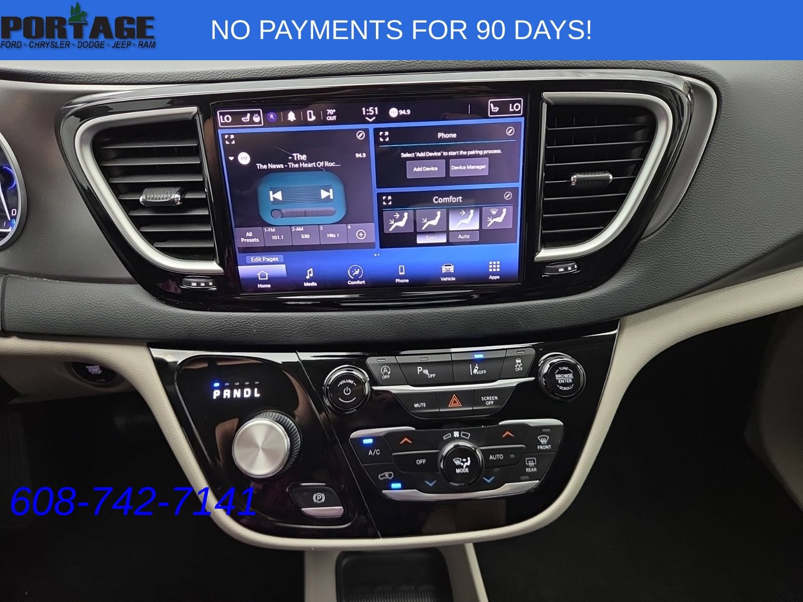 Used 2023 Chrysler Pacifica Touring-L FWD image 21