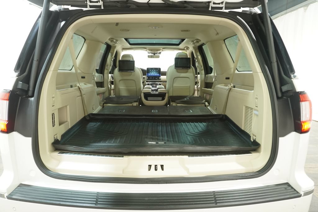Used 2019 Lincoln Navigator L Reserve AWD/4WD image 4