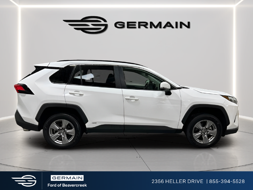 Used 2025 Toyota RAV4 XLE AWD/4WD image 9