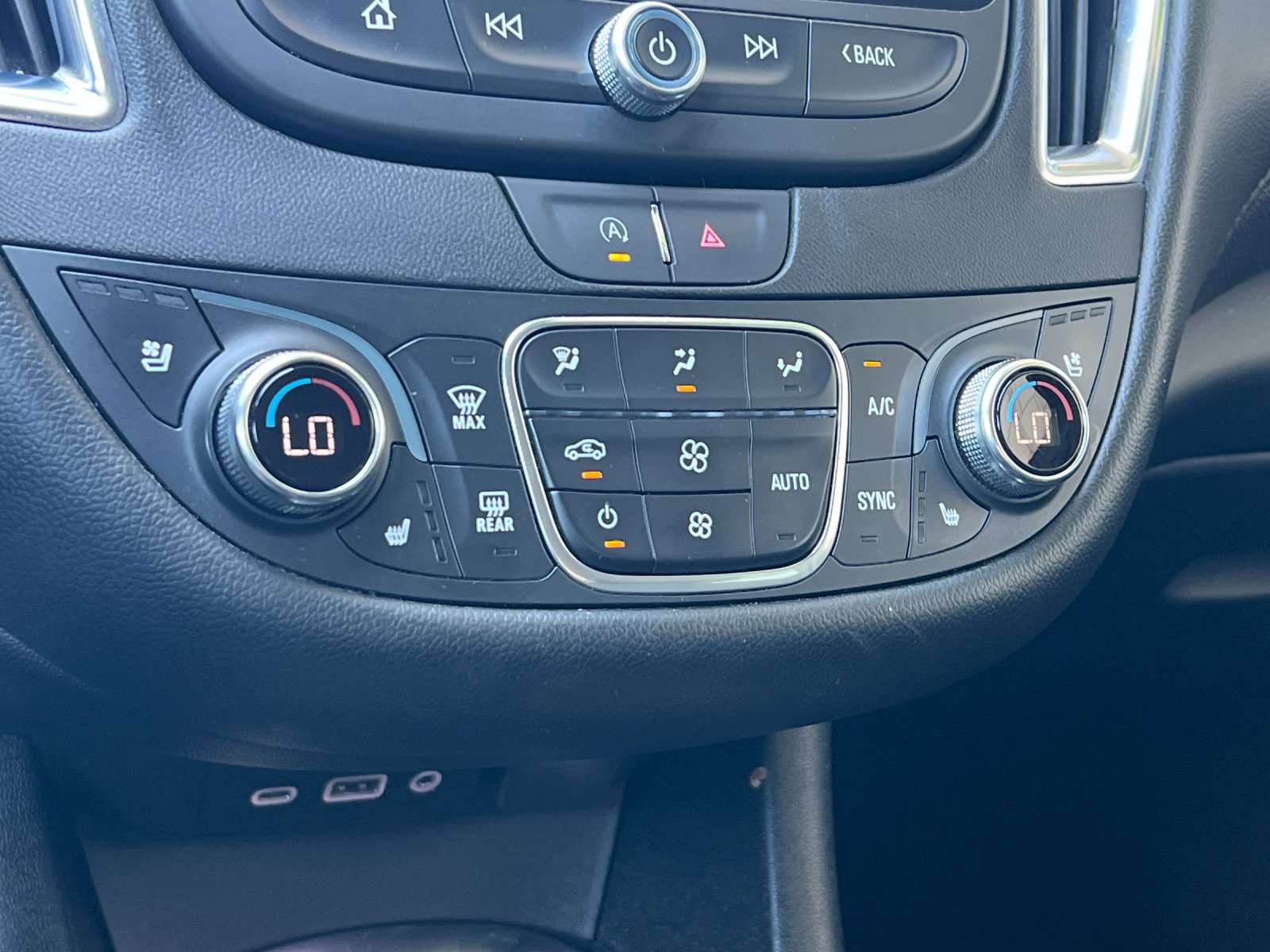 Used 2024 Chevrolet Malibu LT FWD image 19