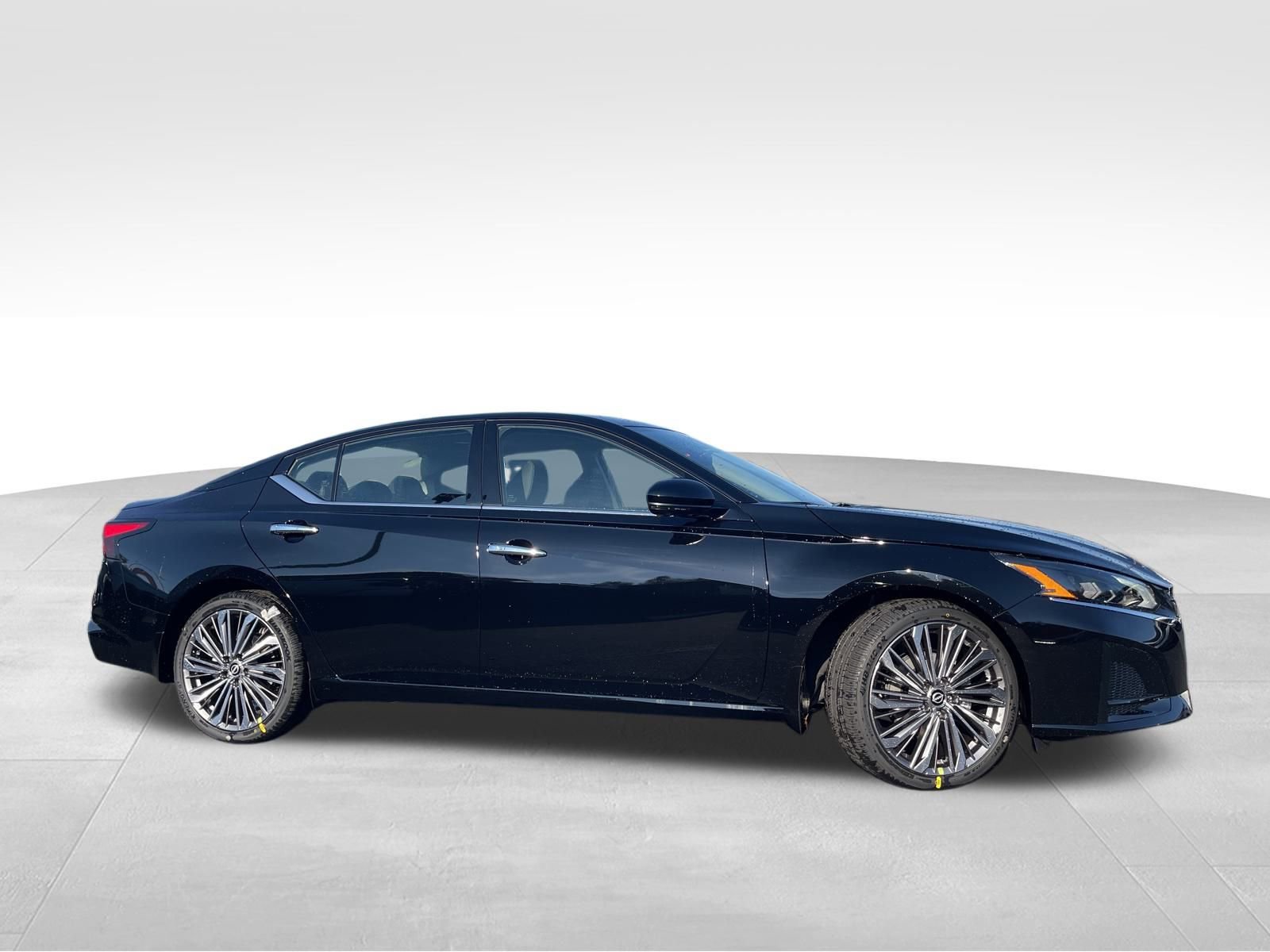 New 2025 Nissan Altima 2.5 SL image 9