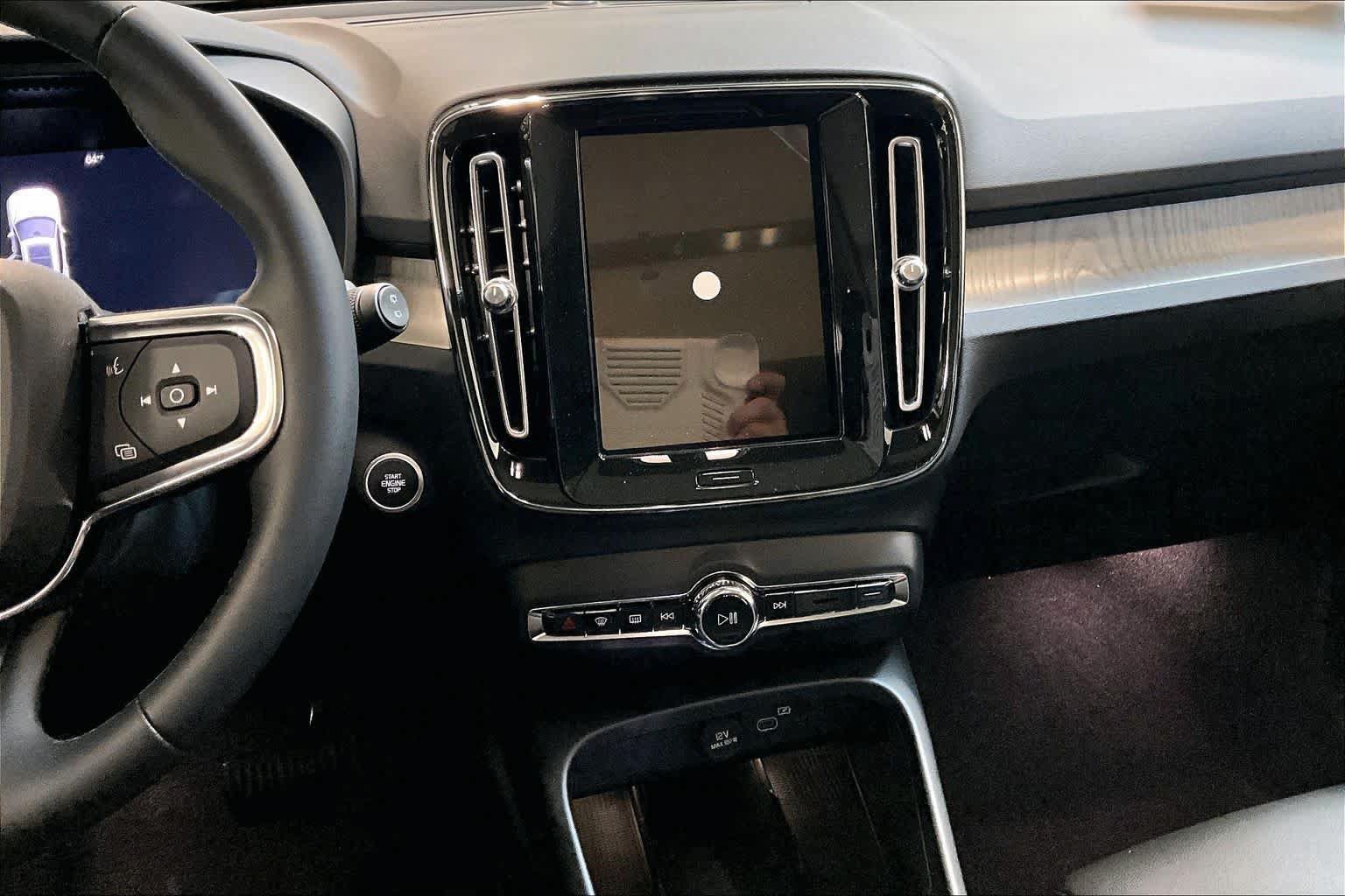 New 2026 Volvo XC40 B5 Plus w/ Protection Package Premier AWD/4WD image 8
