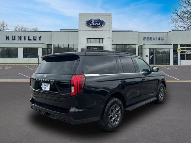 Used 2025 Ford Expedition Active AWD/4WD image 5