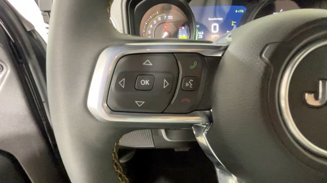 Used 2024 Jeep Wrangler Unlimited Sahara w/ Technology Group AWD/4WD image 21