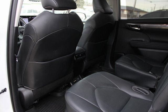 Used 2020 Toyota Highlander Limited image 36