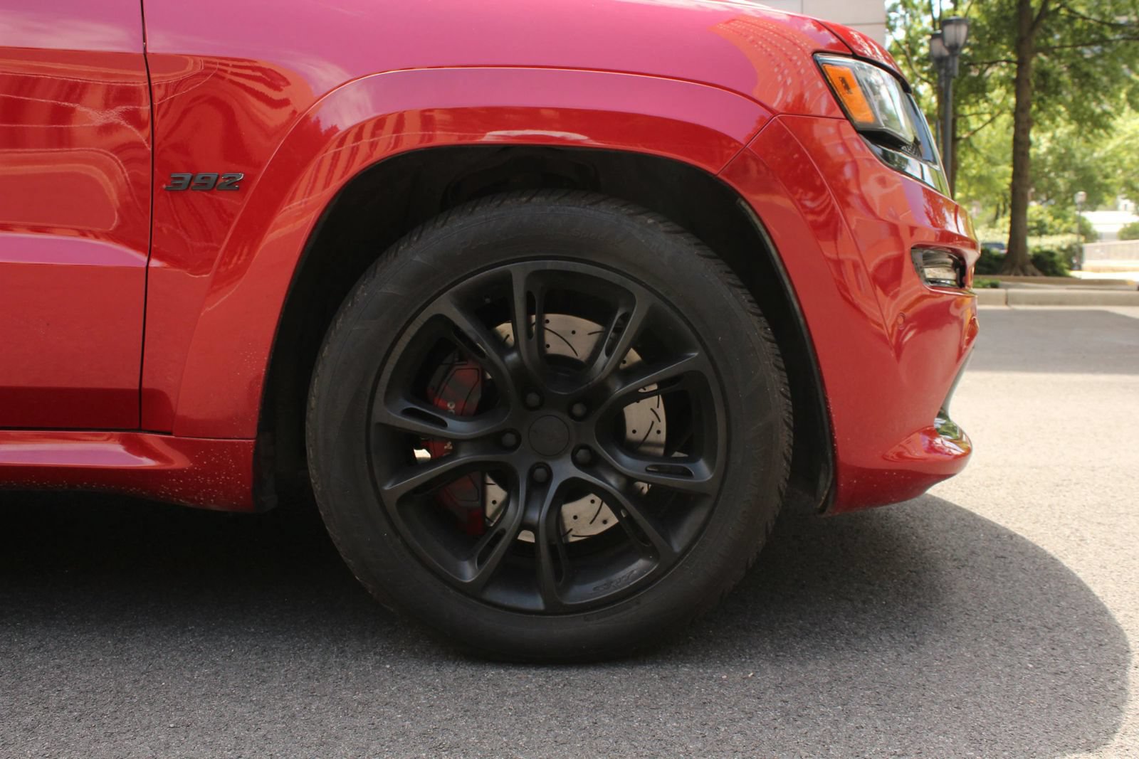 Used 2015 Jeep Grand Cherokee SRT w/ Luxury Group II AWD/4WD image 4