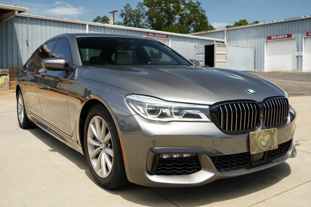 Used 2019 BMW 750i w/ Executive Package RWD image 35