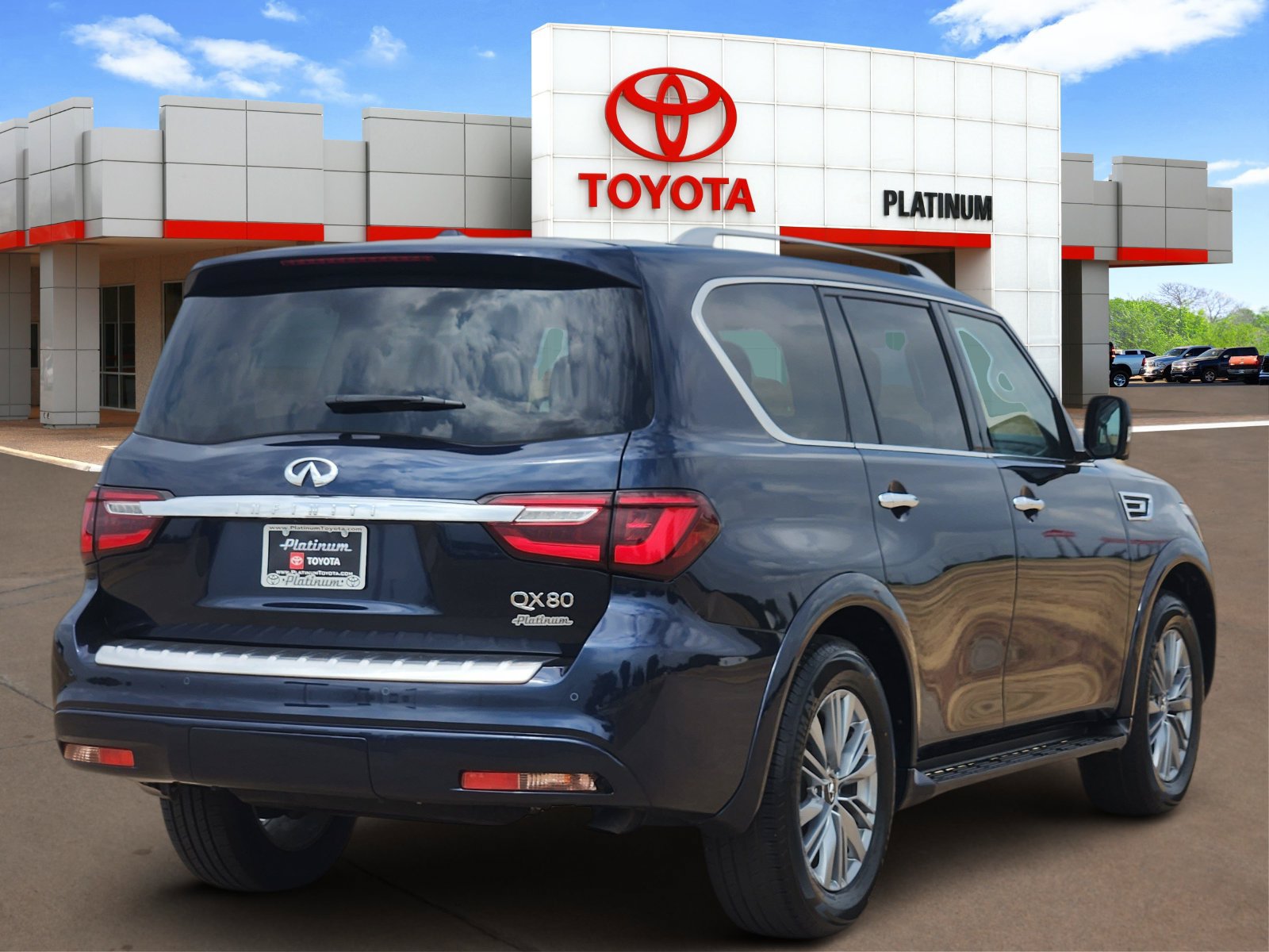 Used 2024 INFINITI QX80 Luxe RWD image 4