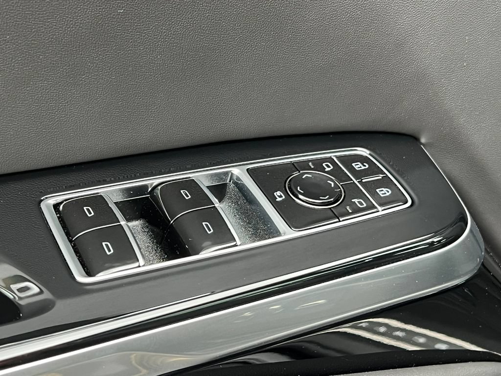 New 2026 Cadillac Escalade V w/ LPO, ONYX Package AWD/4WD image 23