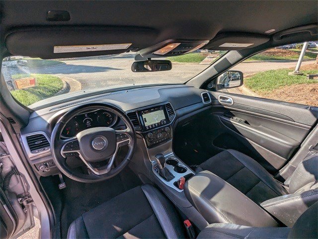 Used 2021 Jeep Grand Cherokee Laredo X image 12