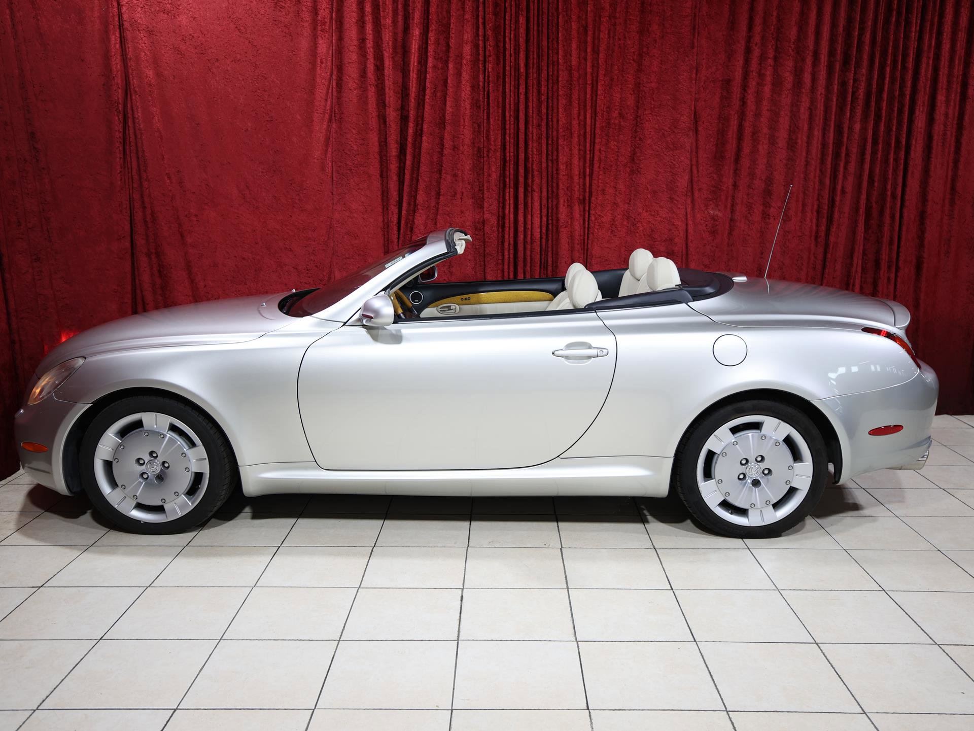 Used 2002 Lexus SC 430 Convertible image 5