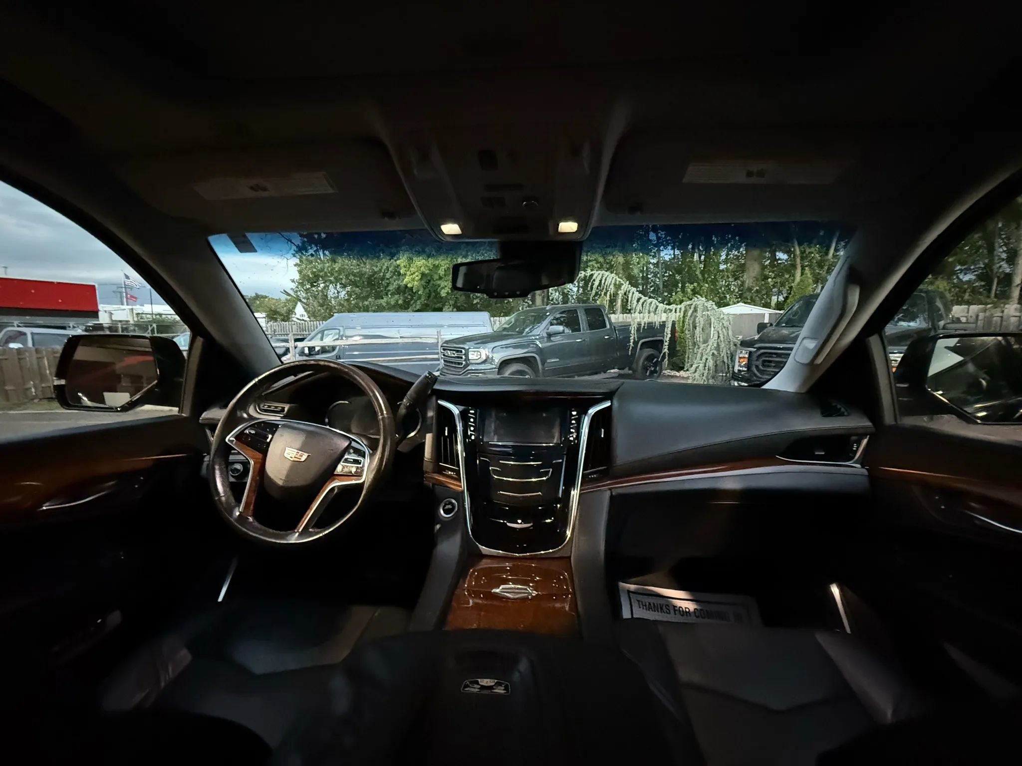 Used 2016 Cadillac Escalade Luxury image 30