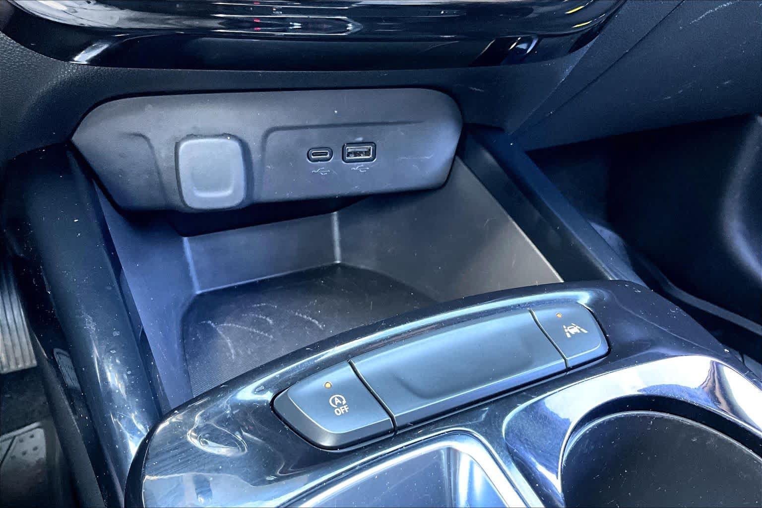 Used 2024 Chevrolet Trax RS FWD image 36