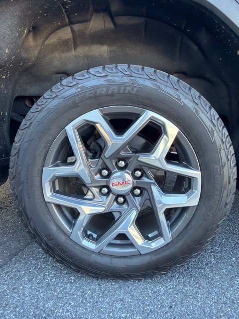 Used 2024 GMC Sierra 1500 SLT w/ SLT Premium Plus Package AWD/4WD image 32
