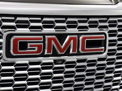 Used 2021 GMC Yukon Denali AWD/4WD image 9