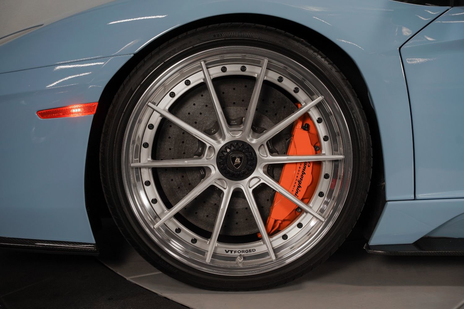 Used 2018 Lamborghini Aventador S image 15