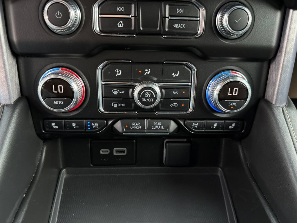 Used 2024 GMC Yukon SLT AWD/4WD image 31