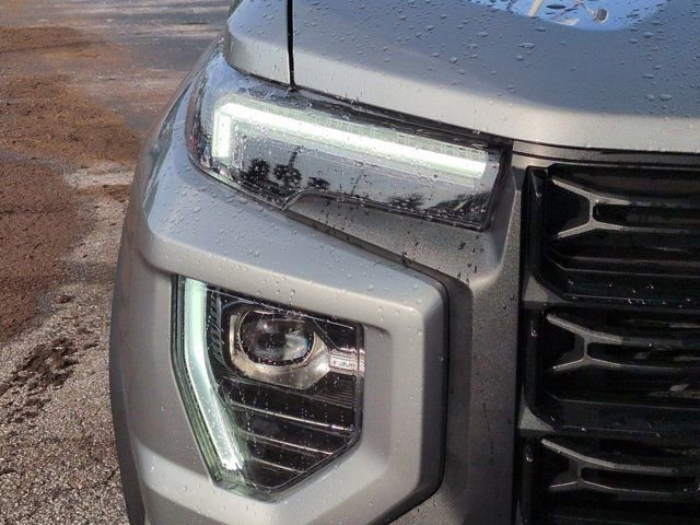 Used 2024 GMC Canyon Elevation RWD image 9