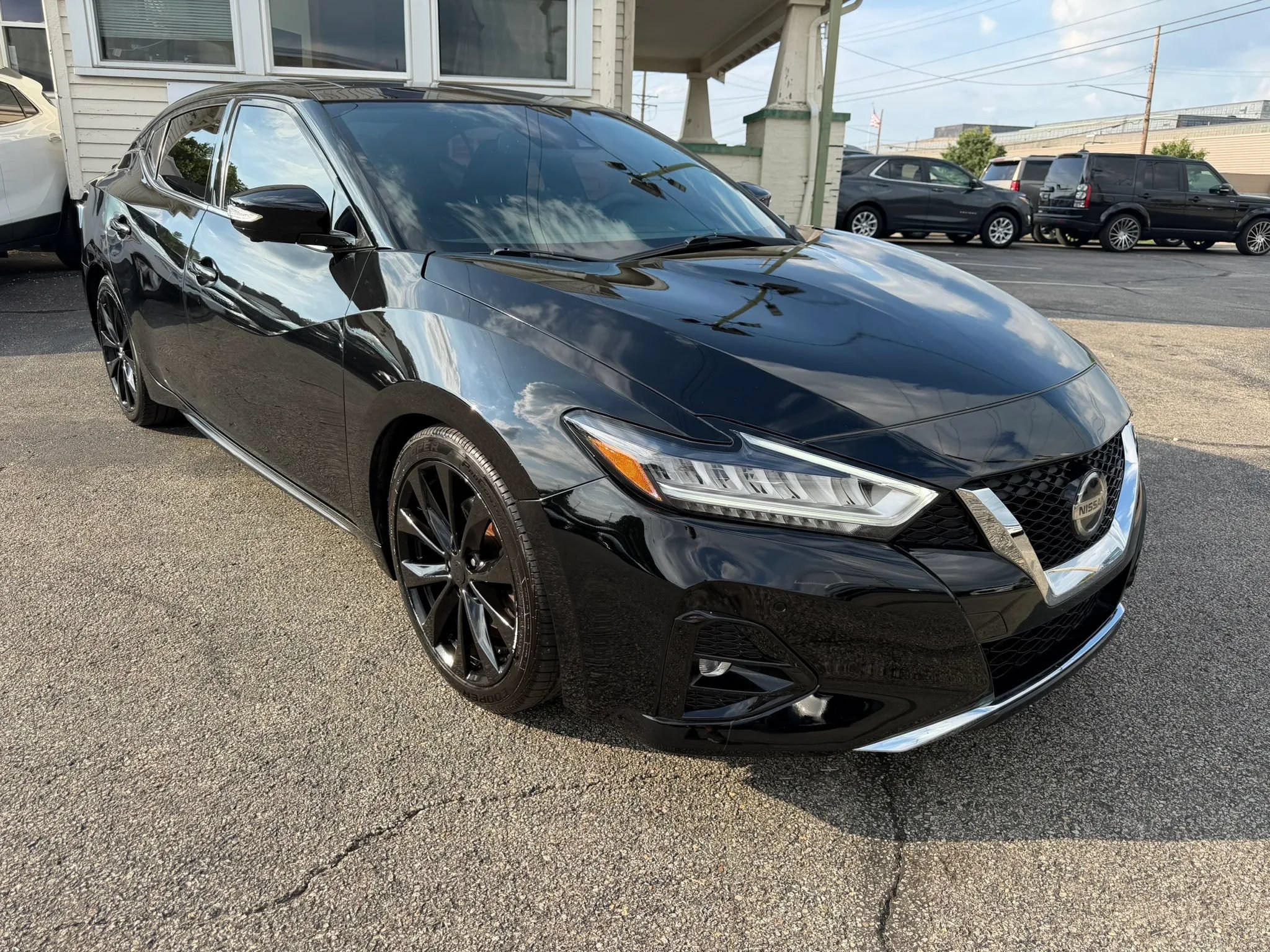 Used 2020 Nissan Maxima SR w/ Sport Mat Group FWD image 5