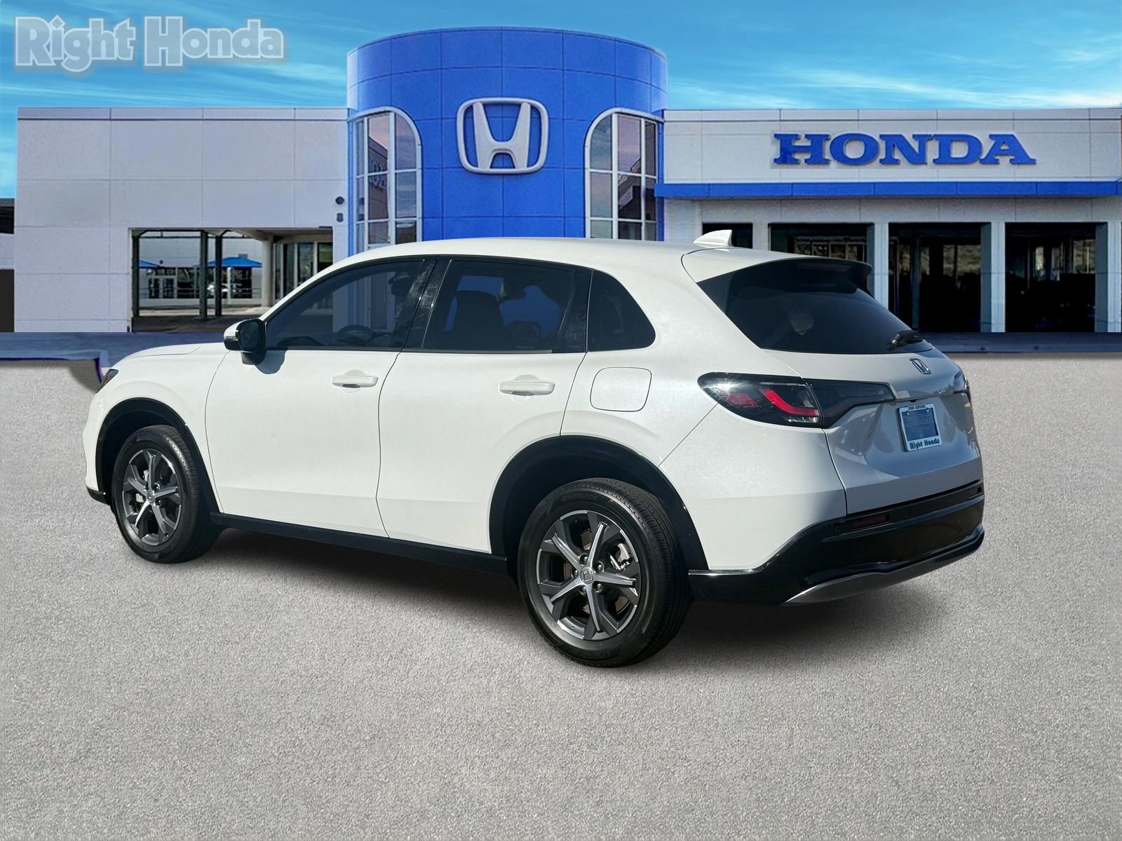 Used 2023 Honda HR-V EX-L image 4